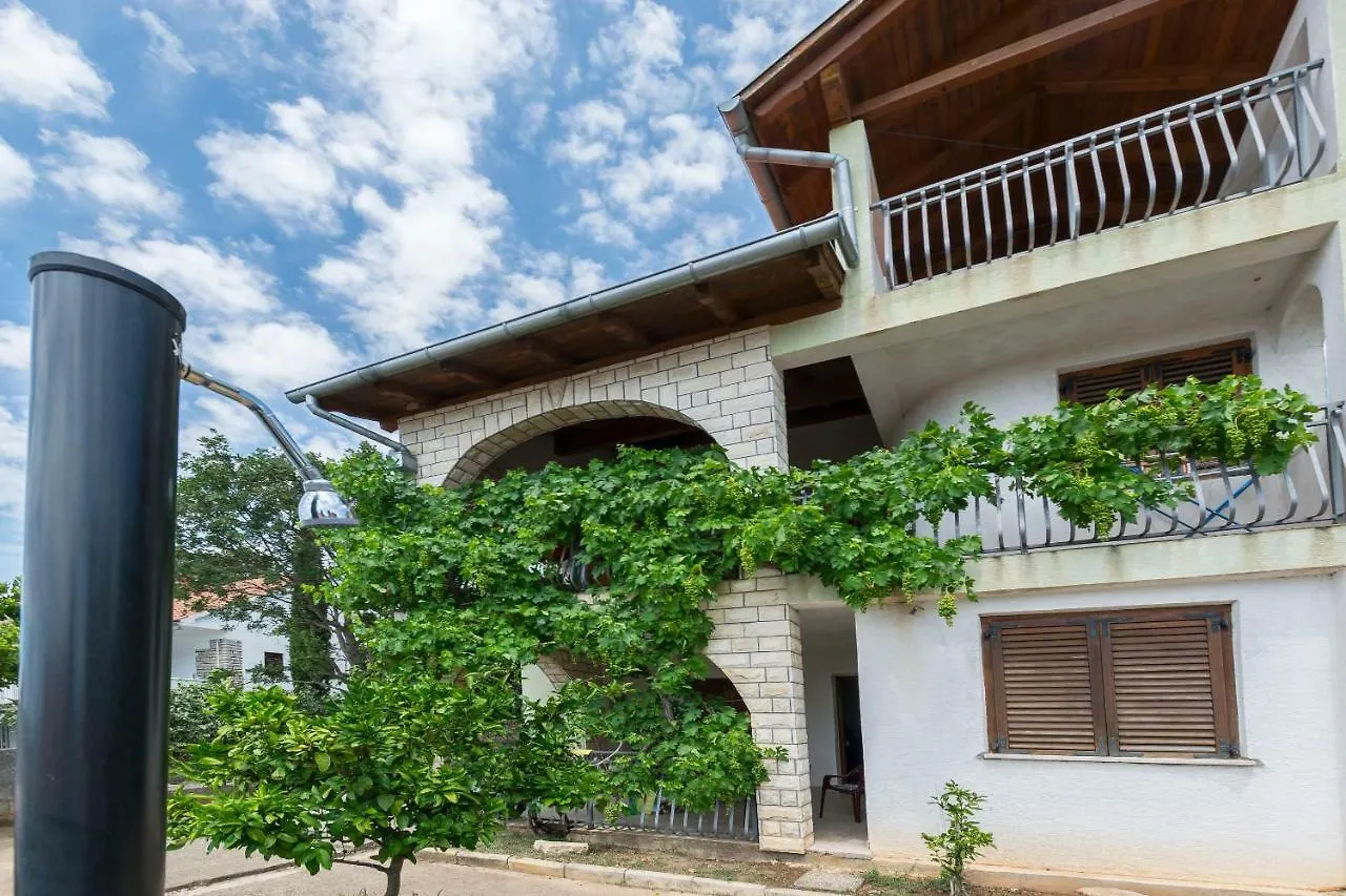 House Iva Villa Maslenica 0*,  Croatia